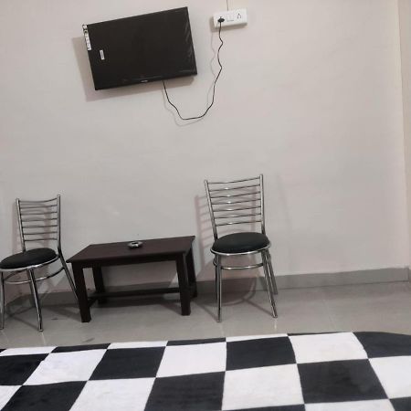 Apna Guest House Dehradun Zewnętrze zdjęcie